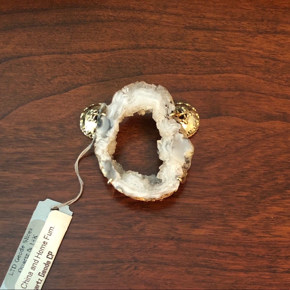 Clara Williams | Quartz Geode Centerpiece